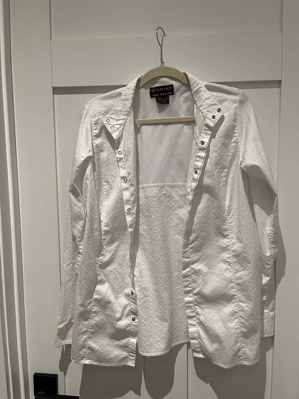 Ariat Pro Series White Long Sleeve Snap Front Shirt Size 40